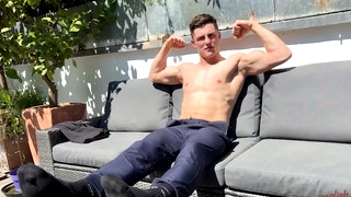 Free gay sex with Ripped & Muscular Stud Tristan Flexing outdoors