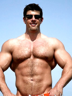 Gay male in Hot muscular body