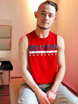 Hot gay sex pics with Catching up with Justin Evans