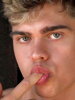 Gay sex pics with SOLO: Arthur Reid