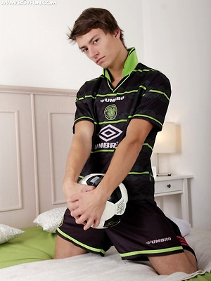 Hot boys nude photos - Soccer playing Tommy Hunter stroking his thick dick.