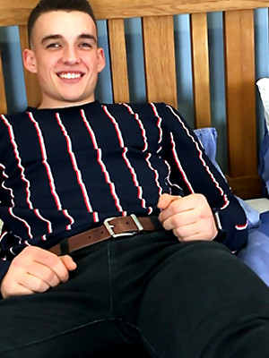 Gay porn pics Straight Muscular Hunk's 1st Manhandling