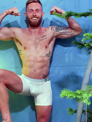 Free gay porn pics with Straight Hairy Hunk Cameron Wanked in a Hot Tub & his Big Hard Uncut Cock Shoots a Load of Cum!