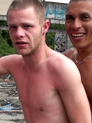 Hot twinks porn pics - Sexy gay dudes Martin Claus and Rod Malek bang doggystyle outdoors