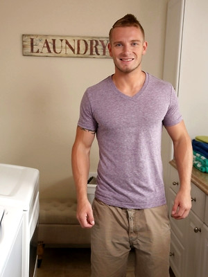 XXX gay photos of Tall gay hunk Mark Long bags blonde Jake Karhoff in the laundry room