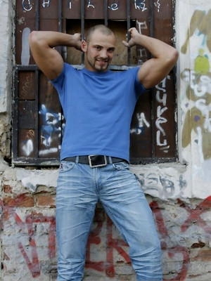 Hot gay album pics Bodybuilder Dario Levi strips naked