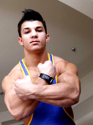 Gay male in Big Muscles in Lycra - John Pavel