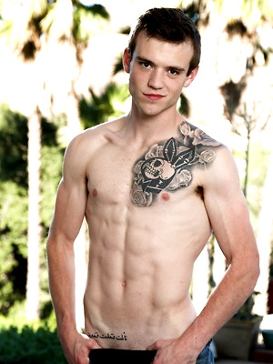 Hot boys nude photos - Horny twink Micah West screws his tattooed buddy Scott Finn