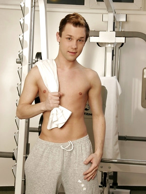 Gay sex pics with Feminine gay French boy Felix Lacroix strips at the gym & shows his ass & dick