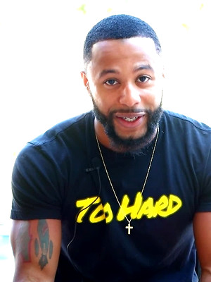 Free gay porn pics with Draco Young Is Juiced Up And Ready To Jerk It