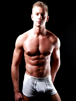 Gay sex pics with Callum big blond and muscular