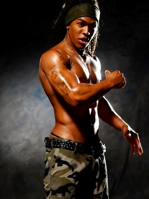 Gay male in Roderique very muscular and big