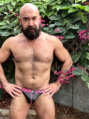 Free gay porn pics with Santi Del Rio