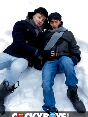 Twinks xxx pics - SNOW PLOW: Caden Dior & Luca Knight