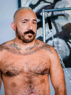 Free gay porn pics with Alessio Romero Solo