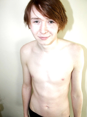 Gay sex pics with Emo Twink Tommy 4