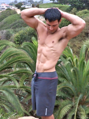 Hot gay album pics Muscle stud Raymond jacking off