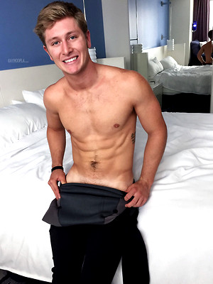 Hot twinks porn pics - NEW Blonde Beach Boy Brandon Parker Cums
