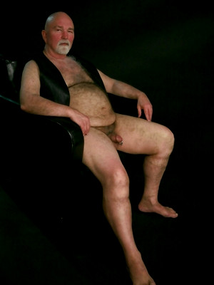 Gay male in Arnie Randolph