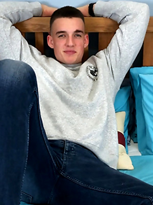Gay porn pics Straight Muscular Lad Reuben Clark