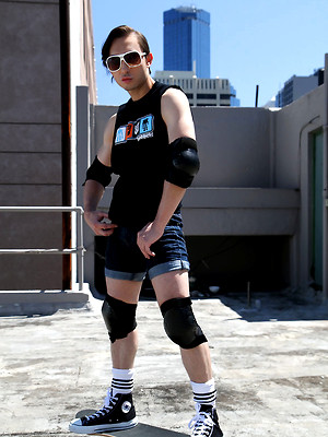 XXX gay photos of Aussie boy Ricky Cruz strips naked in the middle of the city