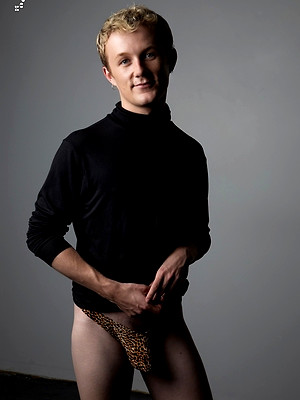 Gay boys pics - Benny Fox