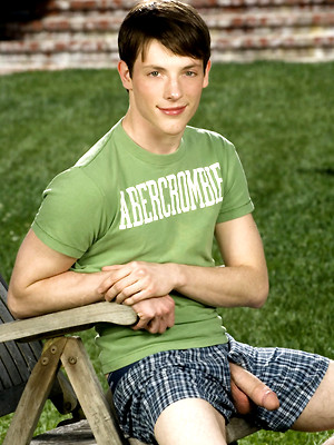 Hot boys nude photos - Cute twink posing on a lawn