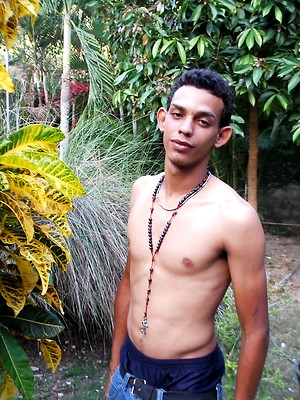 Gay pics of Pablo is a very sexy young Latino!