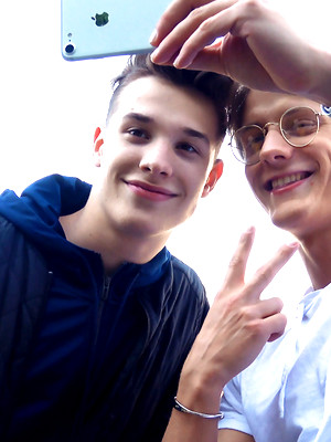 Twinks xxx pics - Viggo with Eluan & John