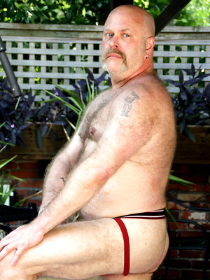 Gay sex pics with Hank Crenshaw Solo