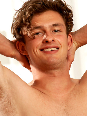 Gay sex pics with Michal Renok - Helping Hand