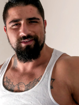 Free gay porn pics with Ryan Bones solo