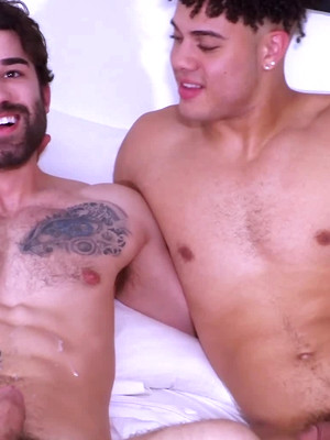 Twinks xxx pics - Jaxon Valor gets Channing's Rod in the GayHoopla Experience
