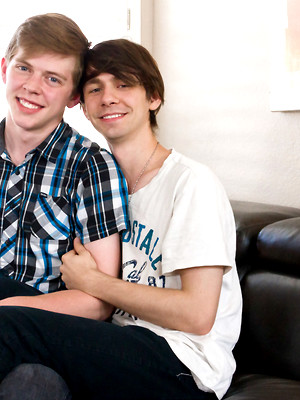 Gay boys pics - Frisky Young Fuckers
