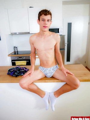 Twinks xxx pics - Ollie Barn