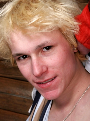 Hot twinks porn pics - Blond twink shows big uncut cock