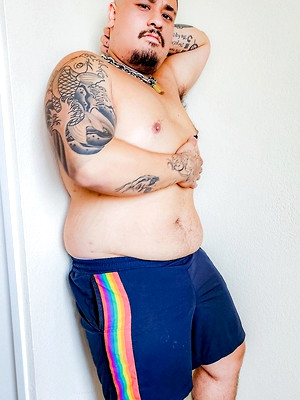 Free gay porn pics with Neon Pup