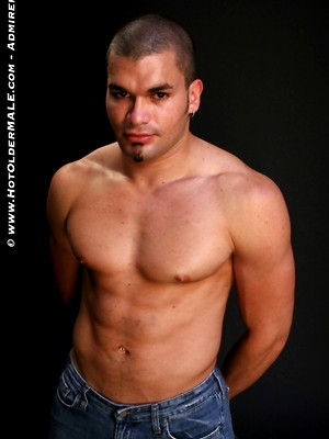 Gay sex pics with Latin muscle hunk Danny Lopez