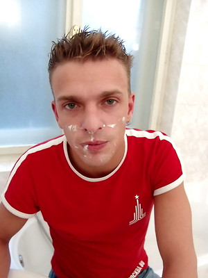 Twinks xxx pics - Czech guy getting naked