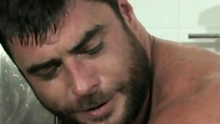 Free gay sex with Tommy Defendi fucks Mike Dozer in the shower