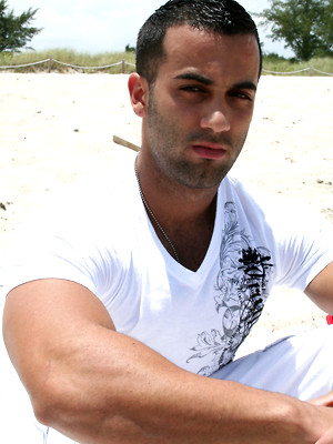 Gay sex pics with Mike Gomez - New Hot Meat !!!