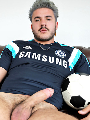 Gay porn pics Our handsome mate Zak Bray is back getting naked