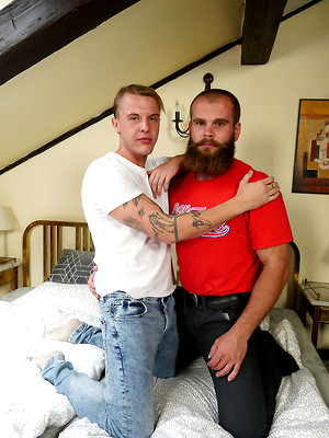 XXX gay photos of John Barber and Vince Hill