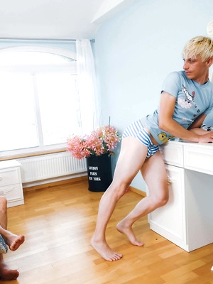 Twinks xxx pics - What Daddy Likes