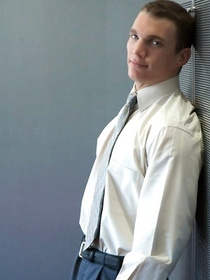 Hot gay sex pics with Office hunk Matt Casey shows his perfect body