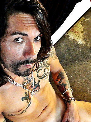 Free gay xxx pics with Inked Skater naked