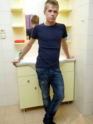 Gay boys pics - Blonde twink Chris Jansen jerks off in the bathroom.