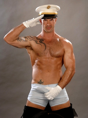 Free gay xxx pics with Brave soldier Adam Killian
