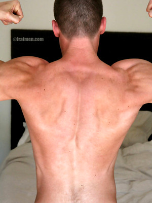 Free gay porn pics with Cooper shows his perfect muscled body