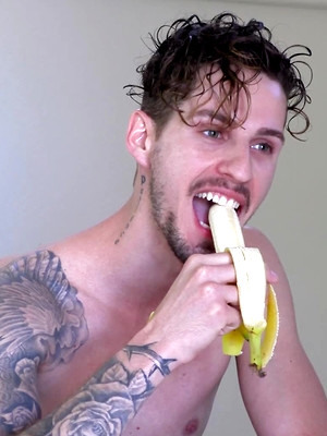 Gay boys pics - Jeremy Barker Meets Milo Dawson In The GayHoopla Ice-Breaker